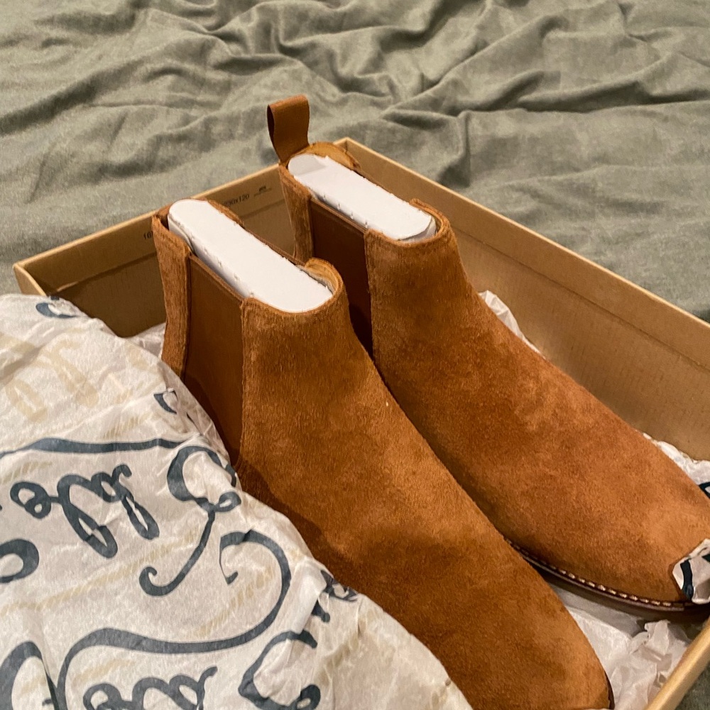 Sperry Shoe Box with Gold Logo